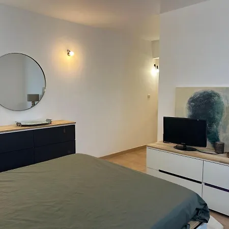 Daire Triplex Refait A Neuf 3 Mns Mer La Ciotat