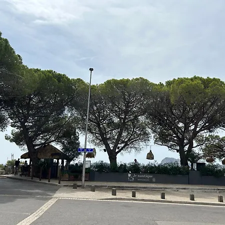 Triplex Refait A Neuf 3 Mns Mer La Ciotat